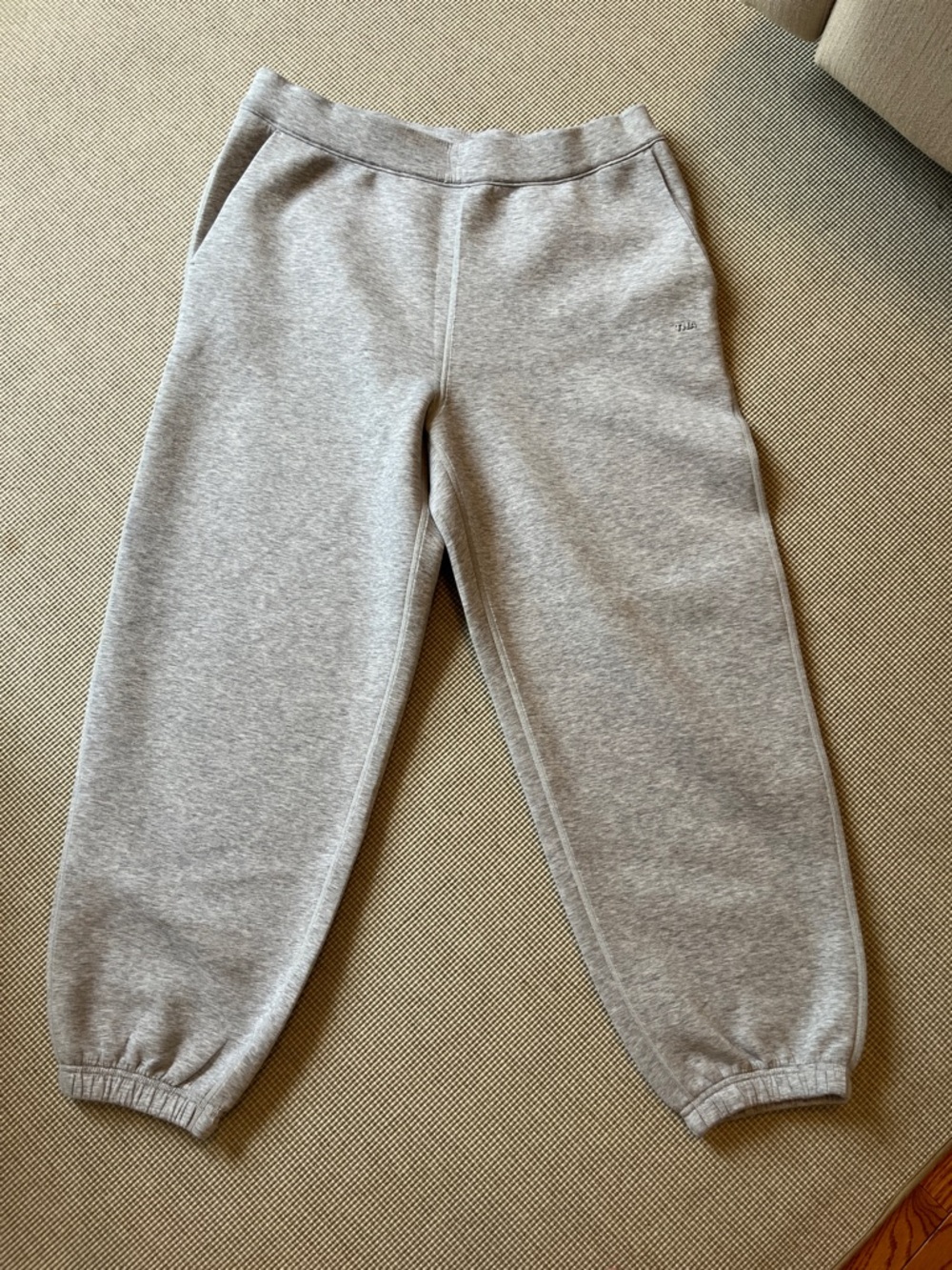 NWOT Aritzia TNA Sweatpant